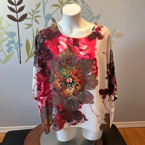 4/$20 Loose Fit Batwing style Top - Picture 2 of 5